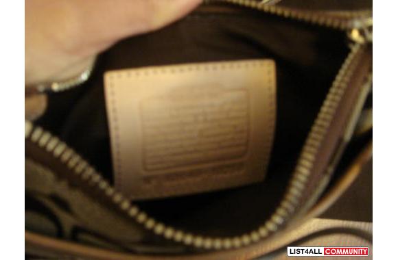 COACH messenger bag in beige!&nbsp; 100% AUTHENTIC