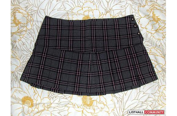 Gray and pink plaid   Garage   mini skirt/skort. S