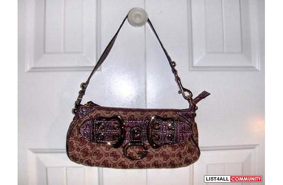 Mini red  Guess &nbsp; logo handbag . Brand new co