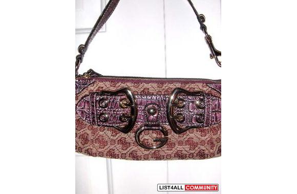 Mini red  Guess &nbsp; logo handbag . Brand new co