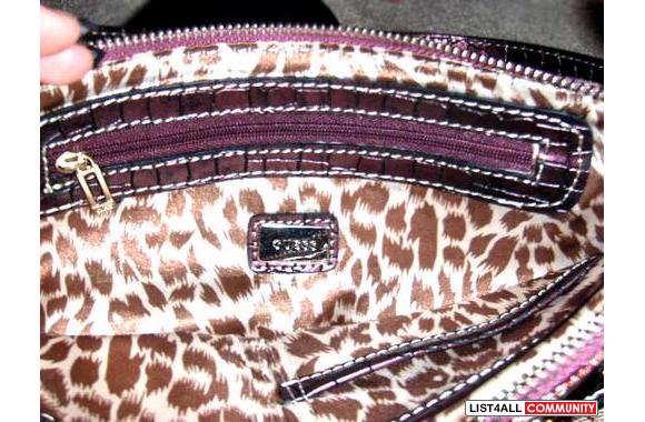 Mini red  Guess &nbsp; logo handbag . Brand new co