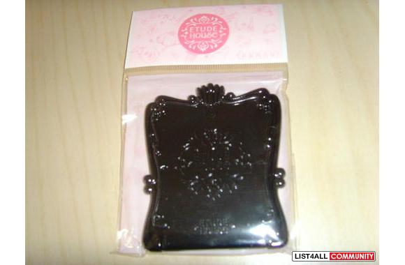 ETUDE HOUSEPurse MirrorNew in packageWith a simila