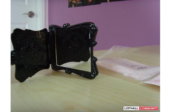 ETUDE HOUSEPurse MirrorNew in packageWith a simila