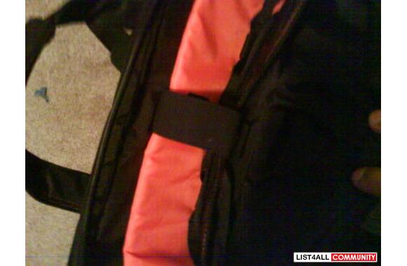 Selling a Targus Urban Messenger BagExcellent cond