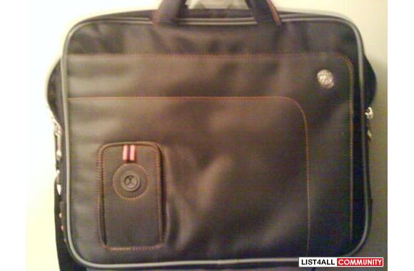 Selling a Targus Urban Messenger BagExcellent cond