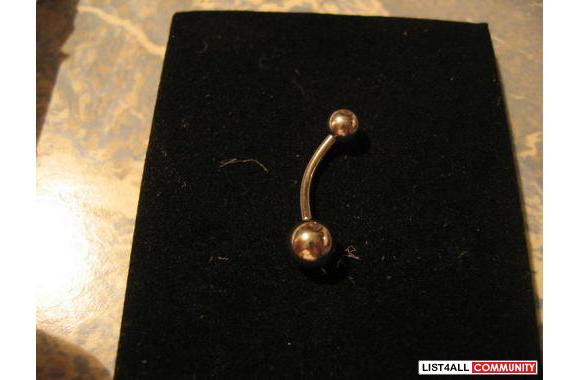 BALL BEARING NAVEL PIERCINGCondition:   MintFeatur