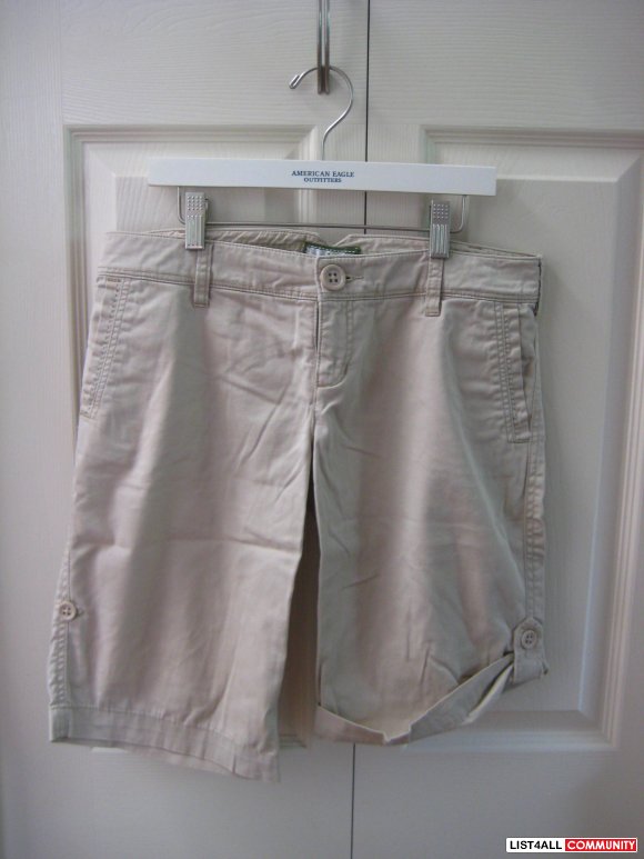 American Eagle Outfitters Beige Knee Length Shorts (Fold available)