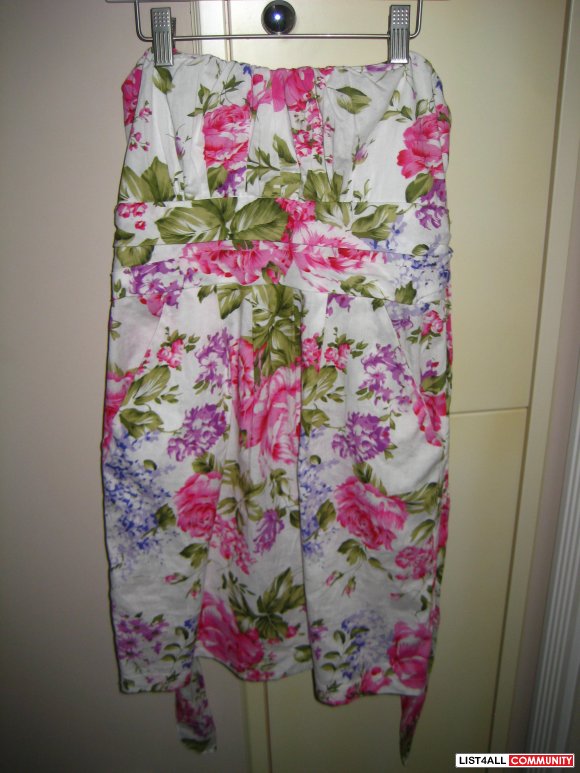 Flower Patterned Strapless Dress