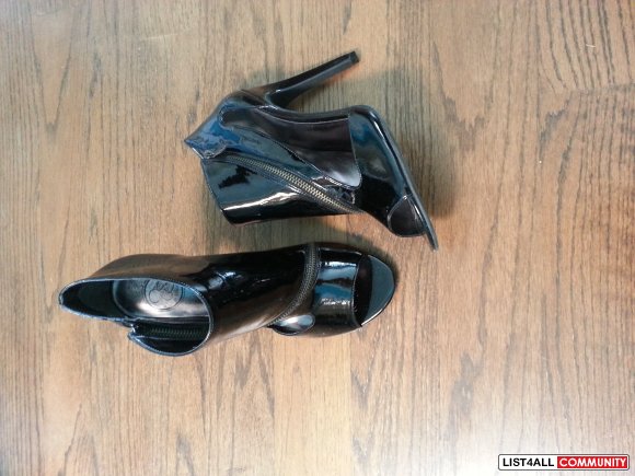 Jessica Simpson Black Heels