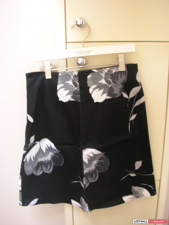 Black & White Flower Patterned Skirt