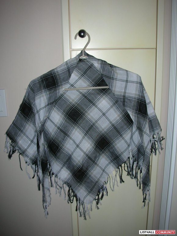 H&M Black & White Checkered Fabric Material Shawl/Scarf