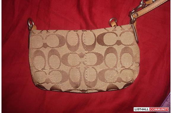 Coach wristlet, Authentic, Barely used, Good condition!$40 or OBO!