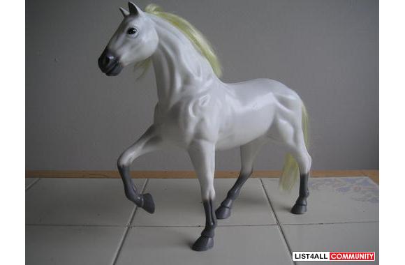 White Horse-Will fit a full size Barbie.