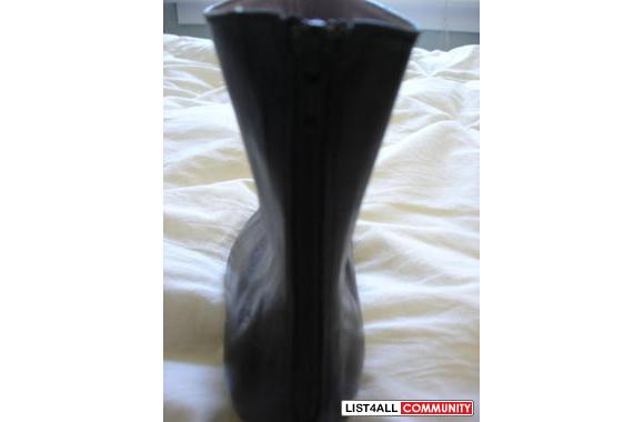 Designer John Fluevog Leather Ankle BootsSize 8 1/