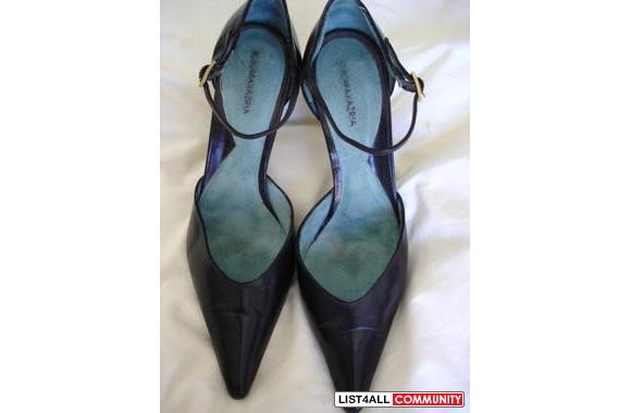 BCBG POINTY STILETTO SIZE 9