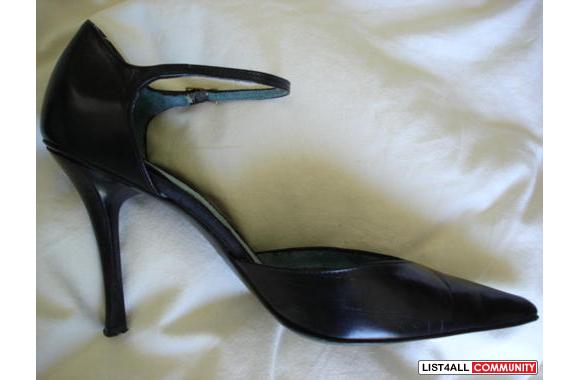 BCBG POINTY STILETTO SIZE 9