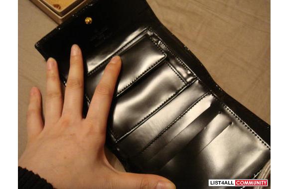 Louis Vuitton Vernis Wallets:- Comes with box and 