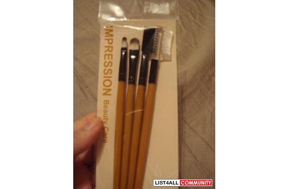 Mix Brush set of 4:- brand new, sealed and unopene