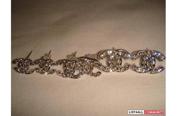 Chanel rhodium studs: silver, gold or black earrin