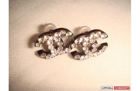 Chanel rhodium studs: silver, gold or black earrin