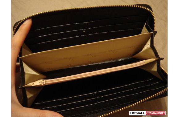 D & G chequebook wallet:-Calf leather interior