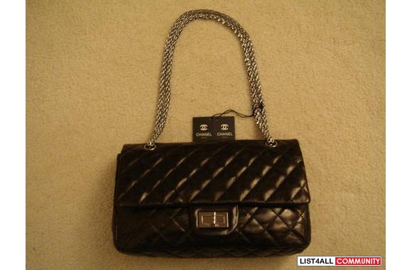Chanel Leather Classic Bag w/ Flap in Black: - qui