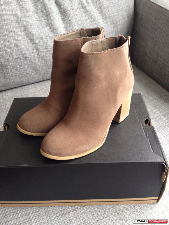 urban outfitters suede boots