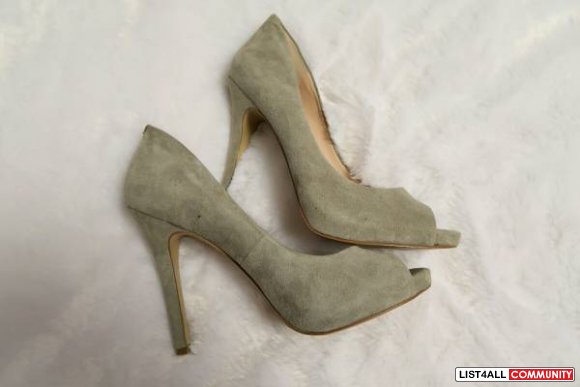 Ladies BCBGeneration Suede Peeptoe Heels, Size 7
