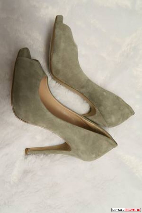 Ladies BCBGeneration Suede Peeptoe Heels, Size 7