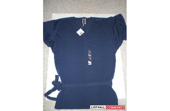GUESS TOP. Size XS.This is a very cute navy blue l