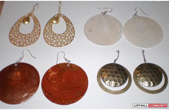 EARRINGS. These&nbsp;earrings are so cute. I bough