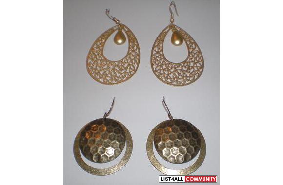 EARRINGS. These&nbsp;earrings are so cute. I bough