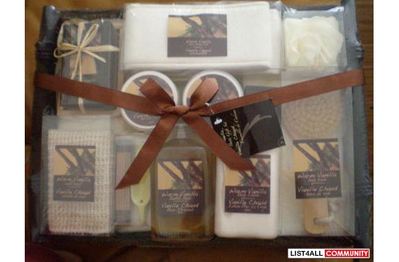 WARM VANILLA BATH&nbsp;GIFT SET.This gift set is g