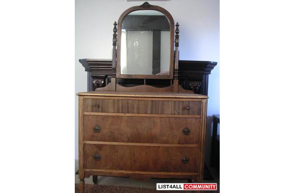 Vintage Dresser . Estimated between 1920-1930`s. M