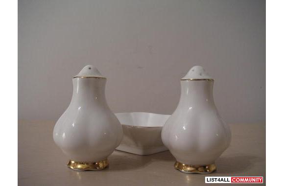 Royal Albert Salt &amp; Pepper shakers with square bowl-Made in Englan