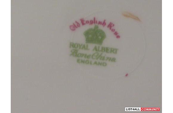 Royal Albert &quot;Old English Rose&quot; Bone China&nbsp;Square Plate
