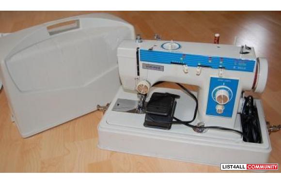VIKING VINTAGE SEWING MACHINE (EARLY 70s)works fin