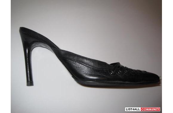 black leather pointed toe mules