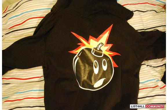 The Hundreds hoody adam bomb logoused a couple of times washed once&nb