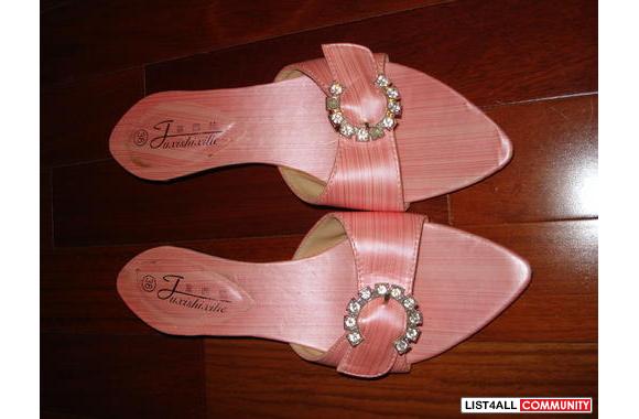 Adorable pointed pink sandles with rhinestones