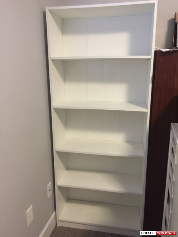 White bookcase in good condition