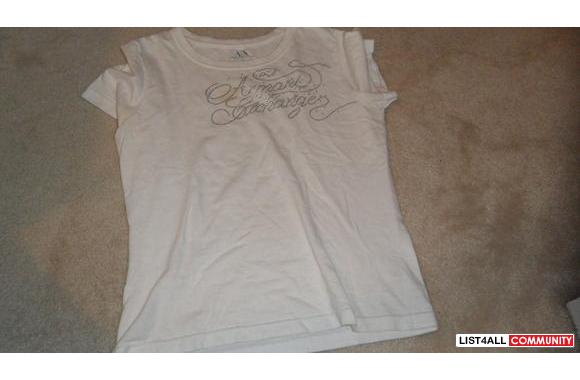 armani exchange tshirtsize'ma little stain at the frontnot noticeable&