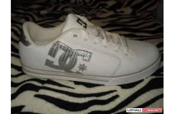 DC WHITE LEATHER SHOES WITH SILVER DETAILS