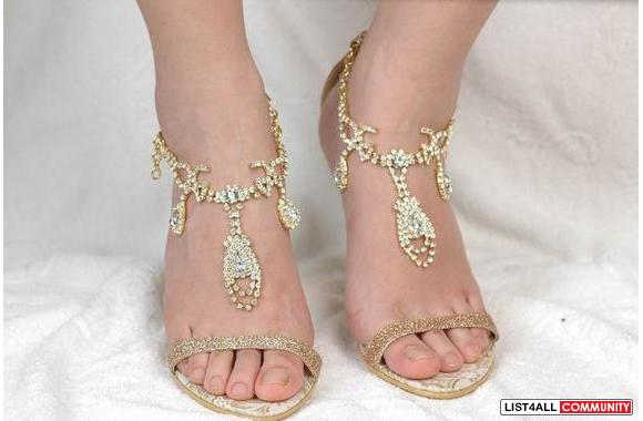 http://www.hotselling.net/shoe/Dior-Slippers-894-n-1.html,