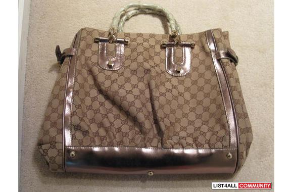 Very unique replica Gucci handbag with grey wooden handles Very unique replica Gucci handbag with grey wooden handles