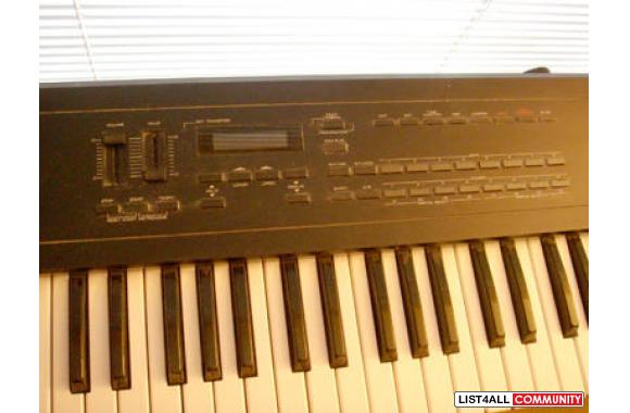 ROLAND D10 KEYBOARD - Great Condition! -Wave shapi