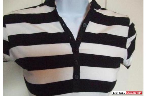 .. GARAGE BLACK & WHITE TEE..brand newsize S