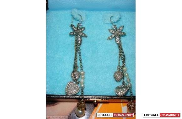 Authentic Pearl Juicy Earrings with Box