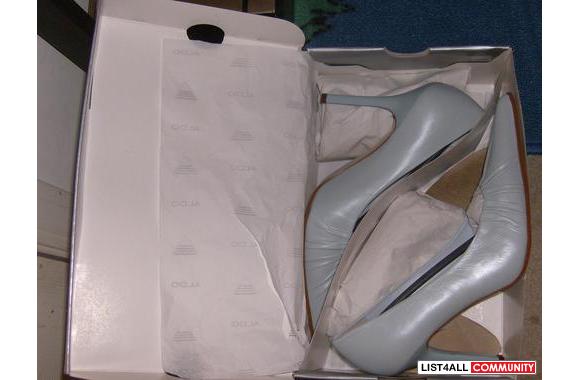 Baby Blue Aldo HOT Stilleto HeelsSize 9but I'm a s