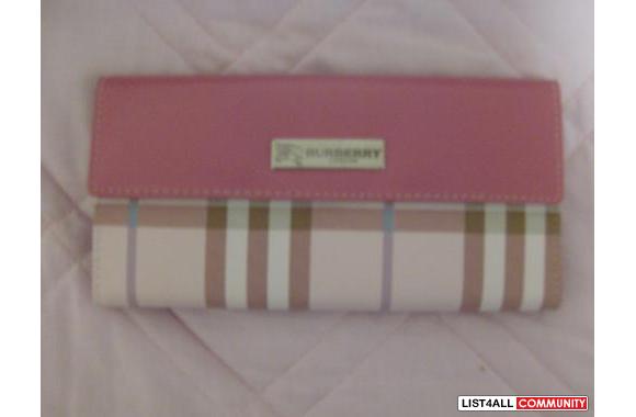 BRAND NEW Burberry WalletPink with Cute Plaid Prin